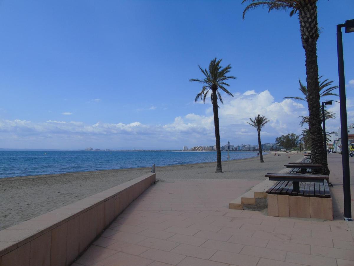 רוזס Appartement Premiere Ligne De Mer Avec Piscine מראה חיצוני תמונה