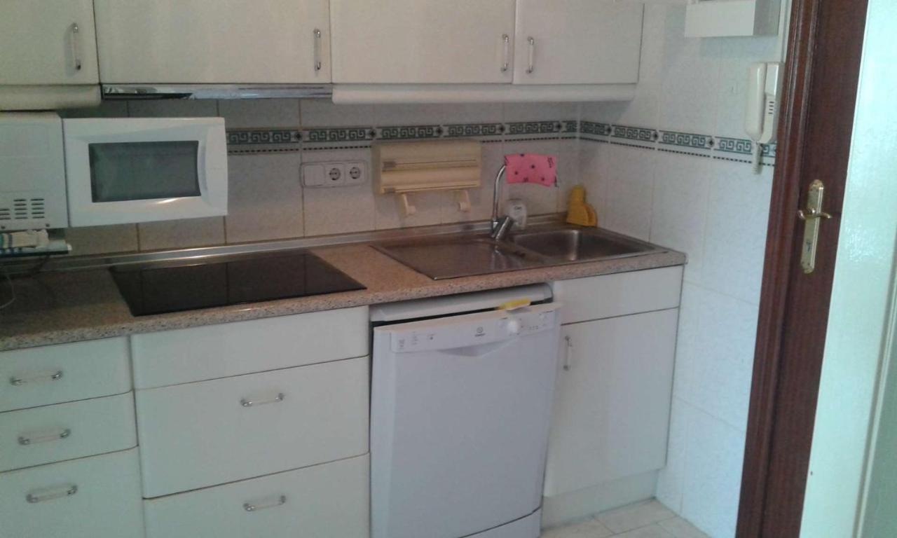 רוזס Appartement Premiere Ligne De Mer Avec Piscine מראה חיצוני תמונה