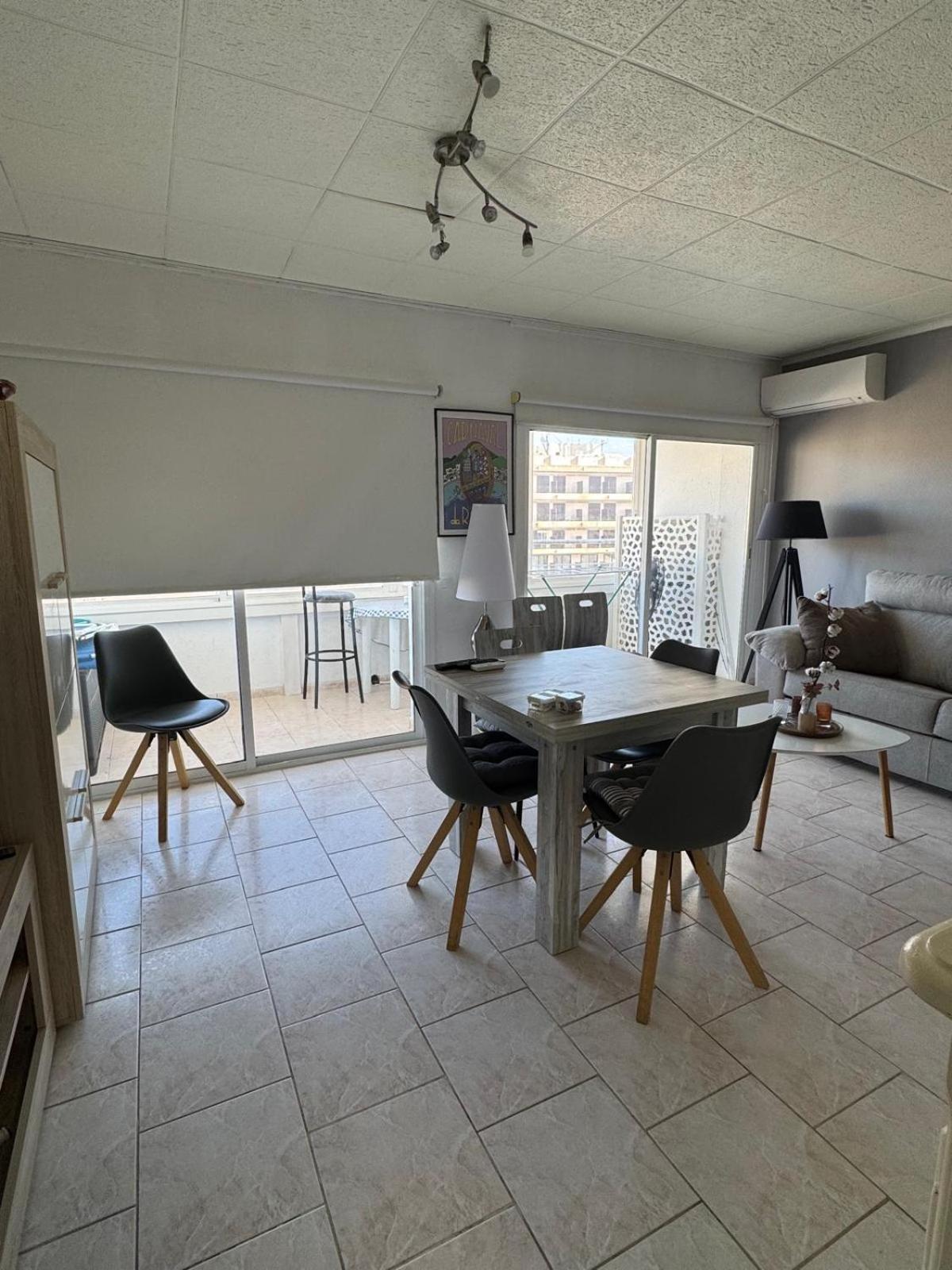 רוזס Appartement Premiere Ligne De Mer Avec Piscine מראה חיצוני תמונה