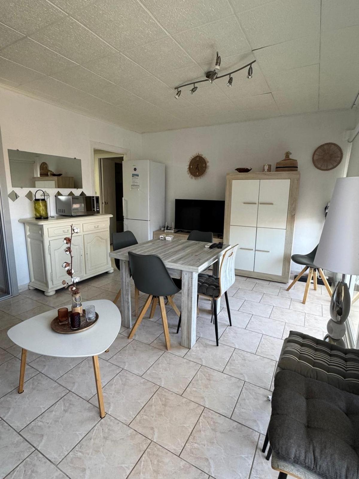 רוזס Appartement Premiere Ligne De Mer Avec Piscine מראה חיצוני תמונה