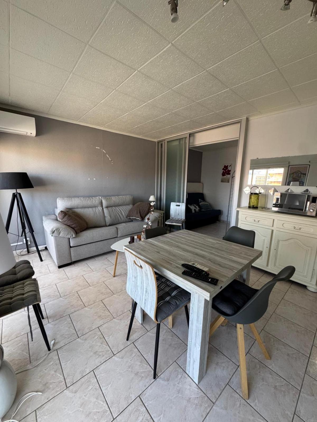 רוזס Appartement Premiere Ligne De Mer Avec Piscine מראה חיצוני תמונה