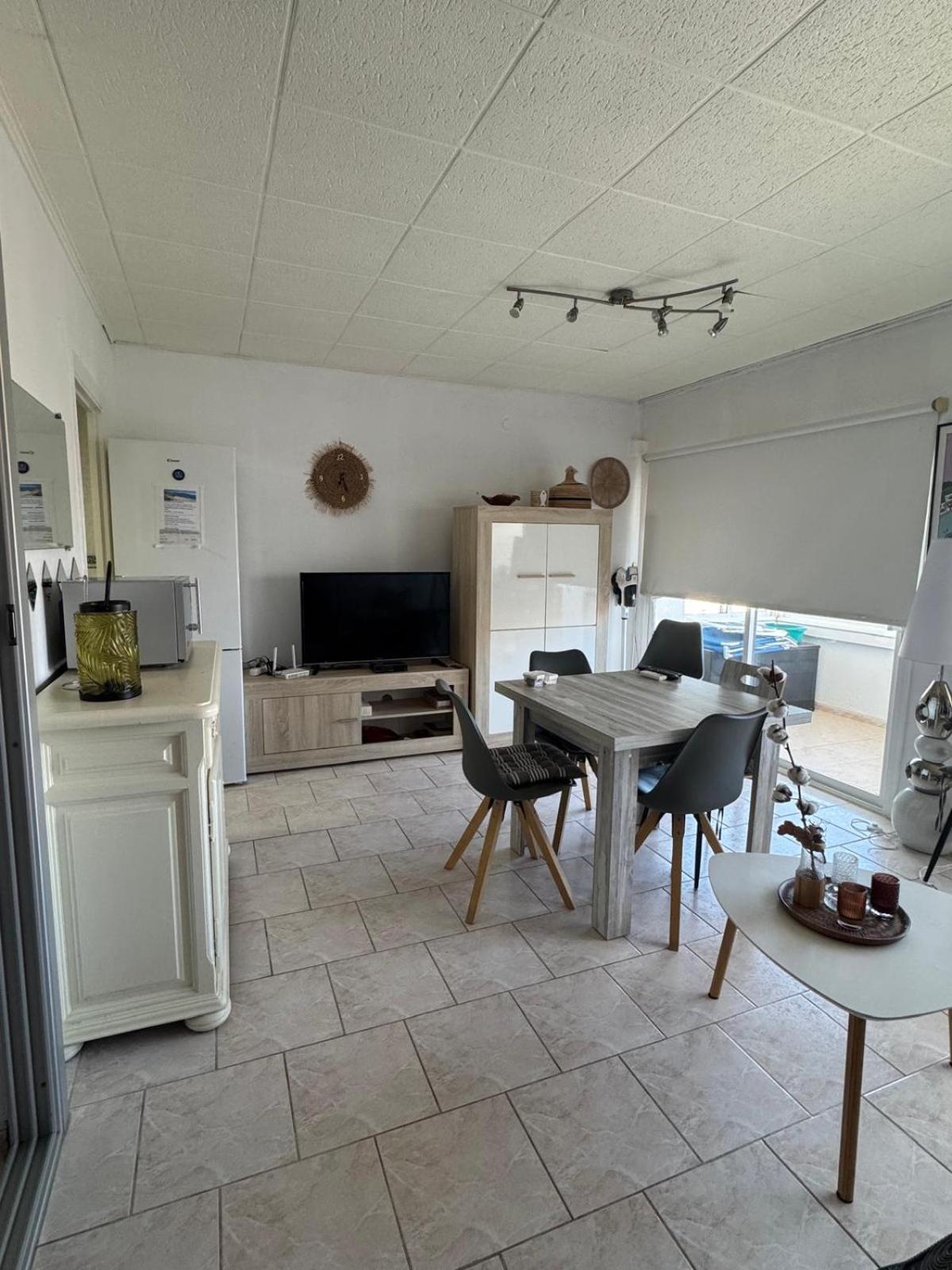 רוזס Appartement Premiere Ligne De Mer Avec Piscine מראה חיצוני תמונה